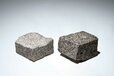 Dry / Wet comparison of Granite Sett in Size 100x100x50