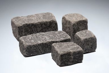 Five sizes of Granite Setts in black-tumbled