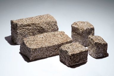 Five sizes of Granite Setts in golden-brown-natural-split