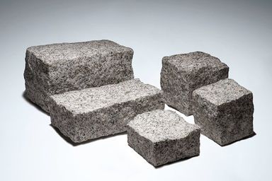 Five sizes of Granite Setts in light-grey-natural-split
